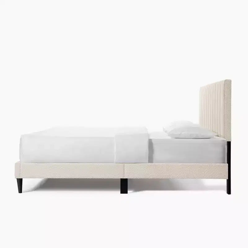 Letto Imbottito Matrimoniale con Testiera a Orecchie in Velluto