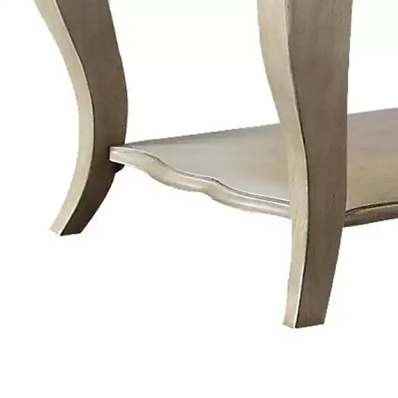 Tavolino in legno con ripiano inferiore in finitura argento tortora anticato