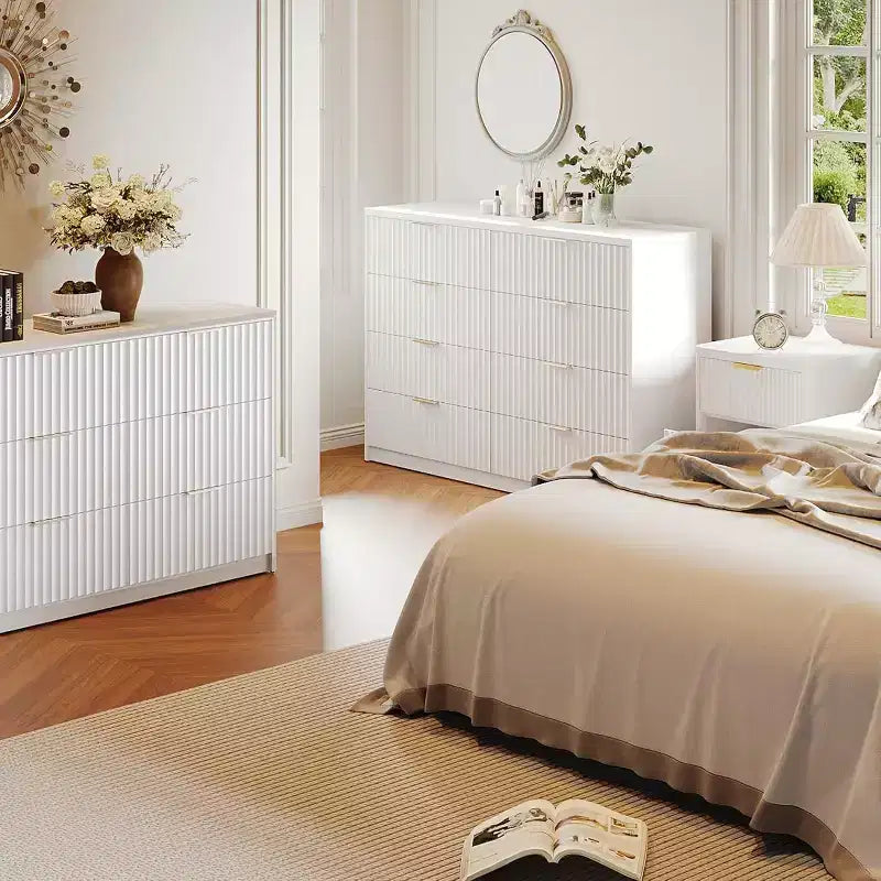 Cassettiera scanalata con maniglie in metallo – Cassettone multi-cassetto per camera da letto