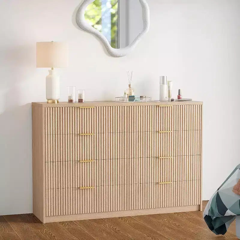 Cassettiera scanalata con maniglie in metallo – Cassettone multi-cassetto per camera da letto