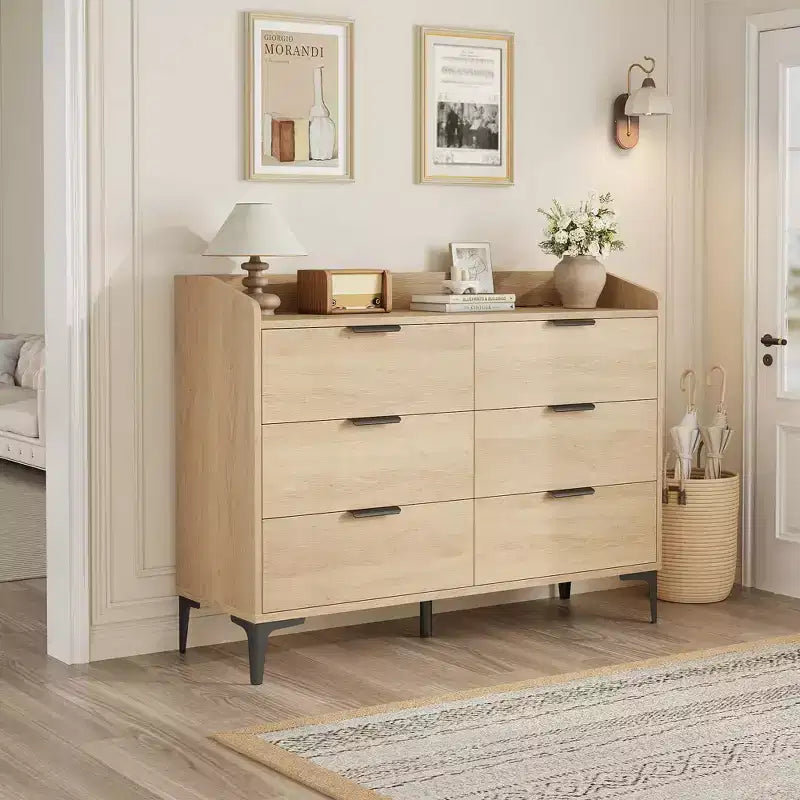 Comodino a 6 cassetti con prese di corrente per la camera da letto